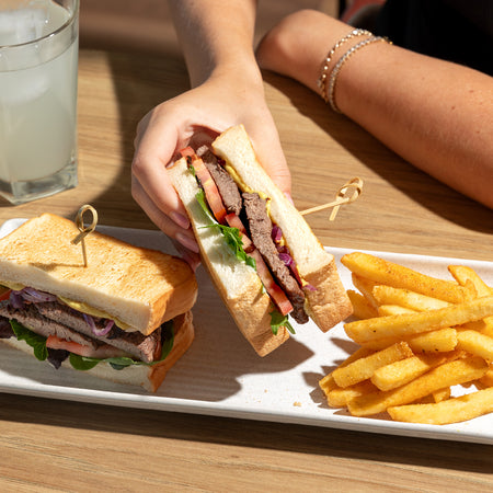 Steak Sandwich with Chips